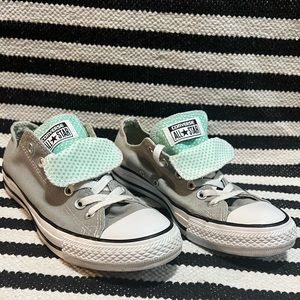 Womens CONVERSE low top gray sneakers with polka dot tongue size 9